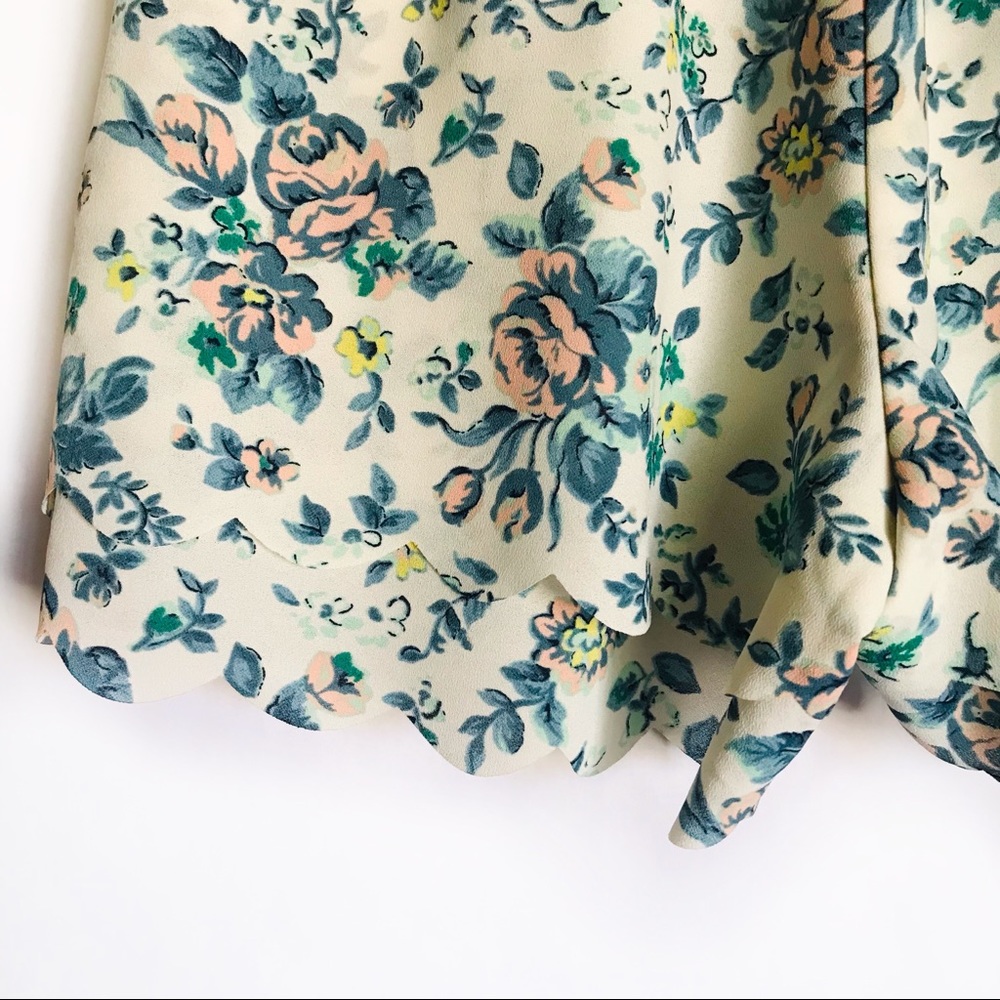 E BY ELOISE Floral Scalloped Hem Shorts Cream/Blue/Peach - Picture 10 of 12